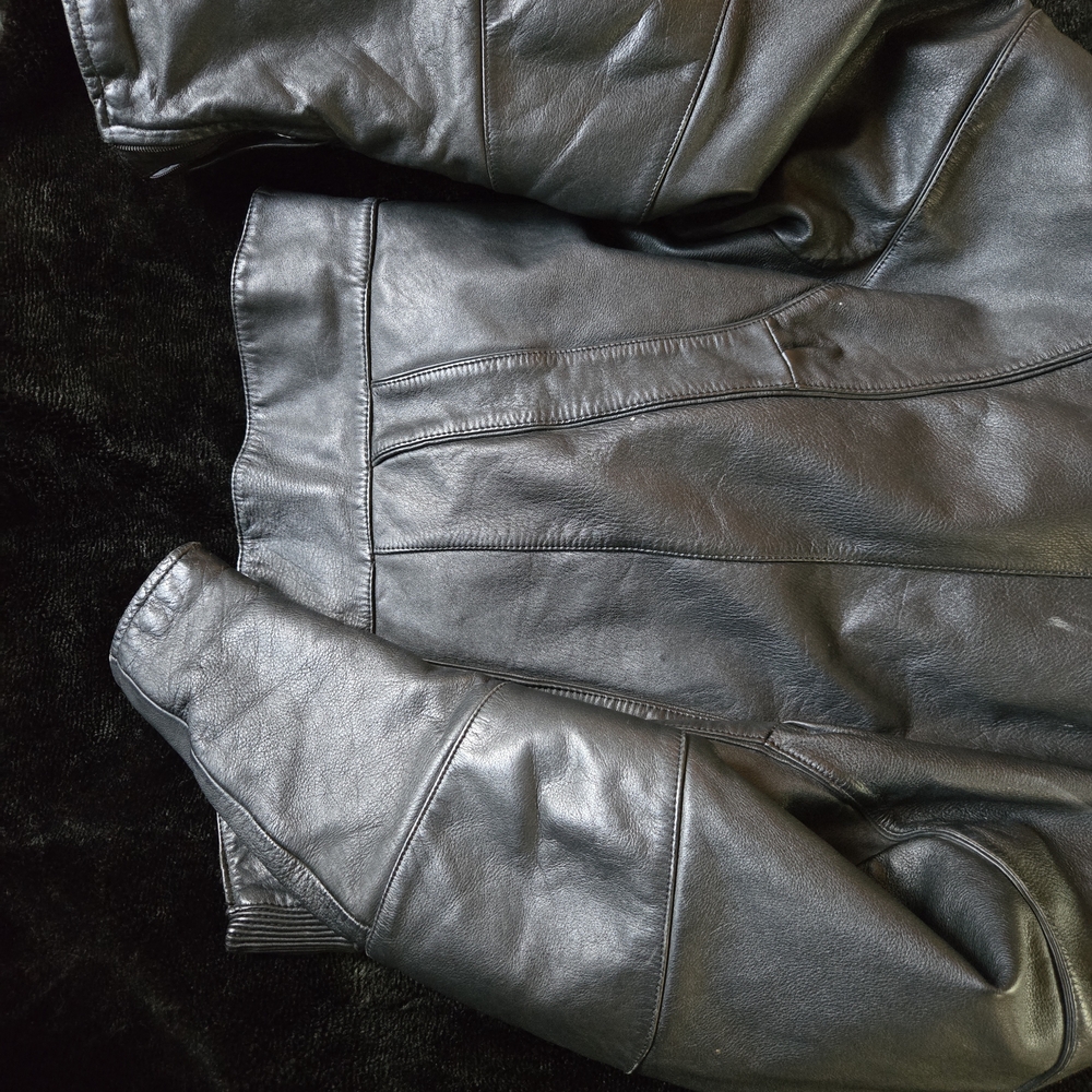 Men's Black Leather Jacket - Picture 14 of 15
